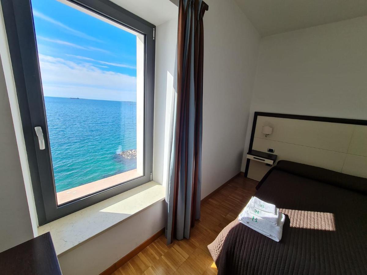 Bed and Breakfast Baja Delle Sirene Taranto Exterior foto