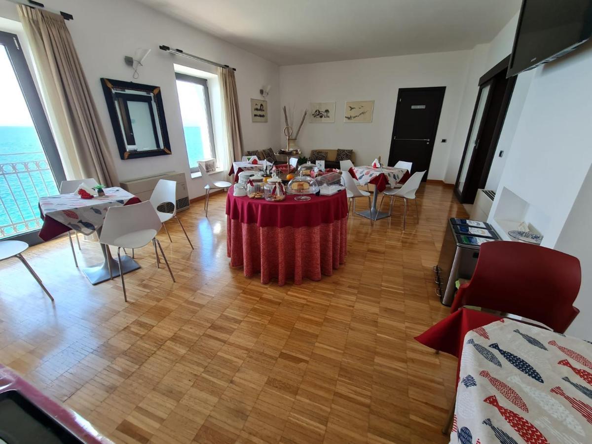 Bed and Breakfast Baja Delle Sirene Taranto Exterior foto